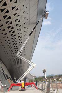 高空作業車.jpg 高空作業車.jpg